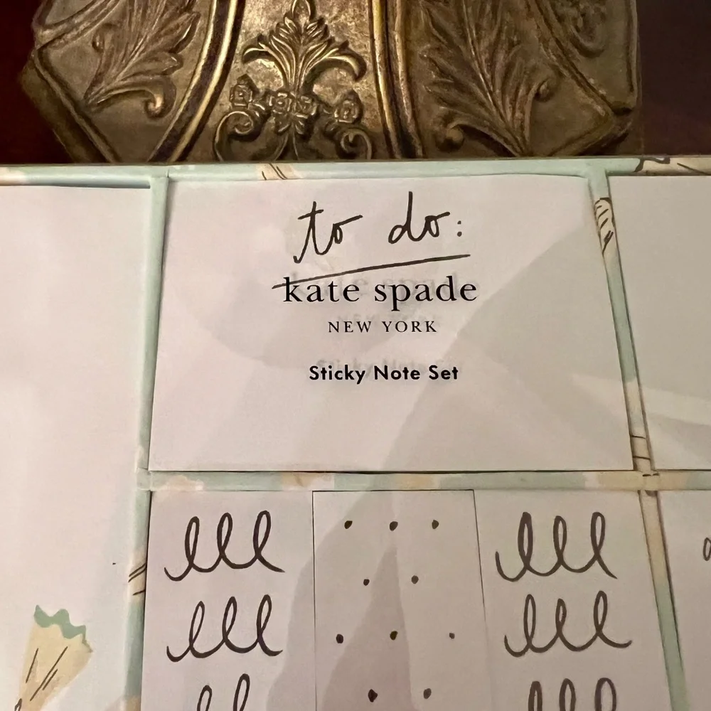 NIB Kate Spade New York On Point Sticky Note 7 Piece Set with 100 Sheets Each